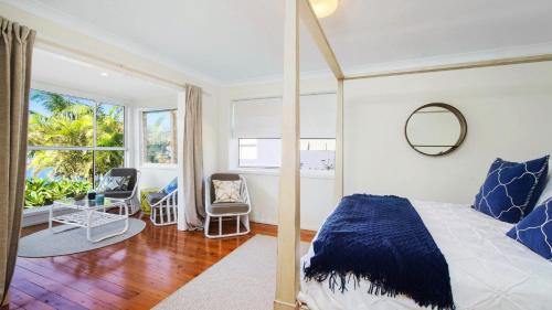 Wagstaffe House | 'Tofua - Absolute Waterfront' by HolidayCo