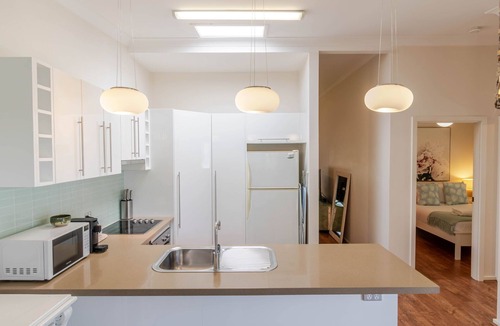 Wagga Wagga House | Tompson Cottage - Near CBD, Character & Comfort
