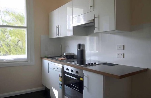 South Hobart Apartment | Toogooloowa on Davey 4
