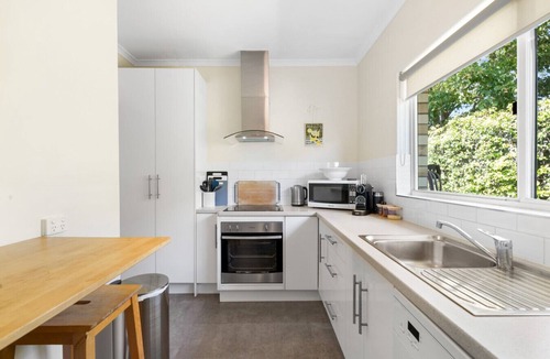 Toorak Gardens Apartment | Toorak Escape—Serene Stay near Burnside Village
