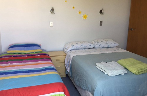 Blue Bay Apartment | Toowoon Bay Beach Front- Fantastic Views- Pool - Free Wifi, and Netflix