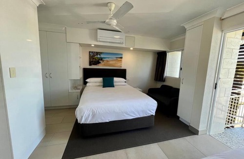 Emu Park Apartment | Top Level Deluxe Studio - Unit 21