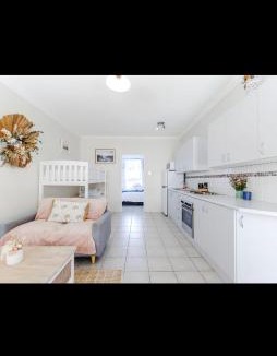 Cronulla Apartment | Top Location Beachside Apartment