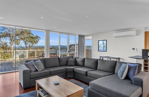Merimbula Cabin | Top of Collins - When the view matters