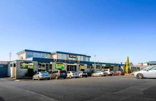 Upper Burnie Hotel | Top of the Town Hotel Motel