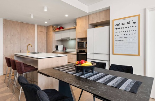 Newcastle Apartment | Top of the World Sky High Luxury