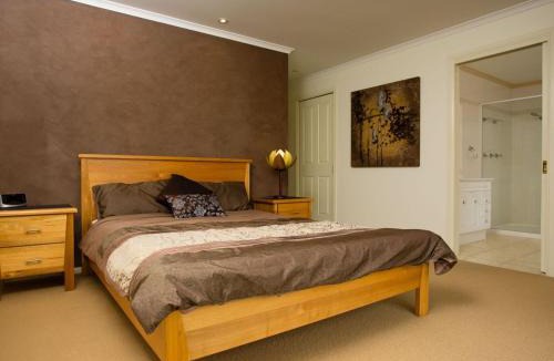 Merimbula House | Top Views on Lakewood