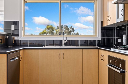 Jindabyne Apartment | Torino 4 - An impressive 4 bedroom Jindabyne townhouse with magnificent views
