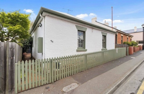 Battery Point House | Toris Cottage Stroll to Vibrant Salamanca