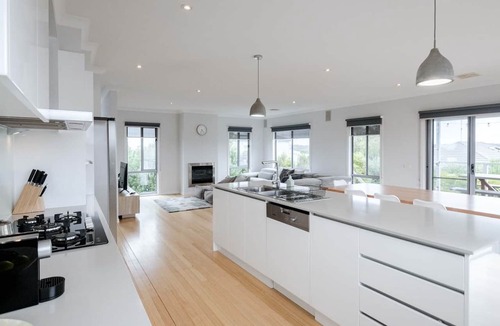 Torquay Apartment | Torquay Beach Holiday Homebase