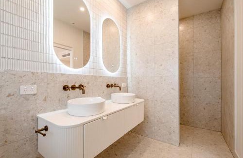 Torquay House | Torquay Haven Opposite Taylor Park 350m to Beach