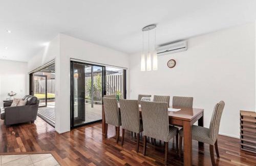 Torquay House | Torquay Tide