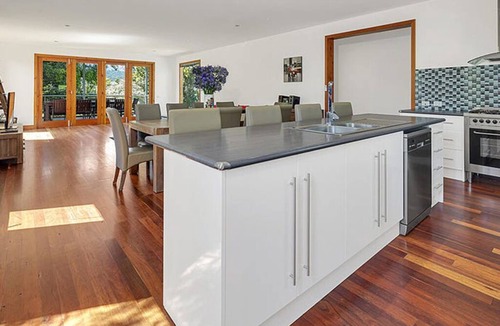 Healesville House | Tower House Accommodation
