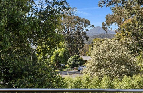 Healesville House | Tower House Accommodation