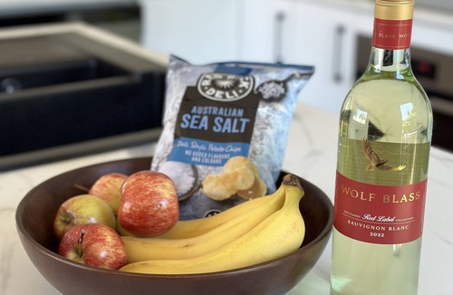 Mallacoota House | Town & Tide Luxury Unit: Walk to Shops & Beach in 7min