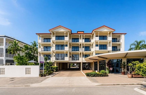 South Townsville Apartment | Townsville Apartment Walk to Stadium & City