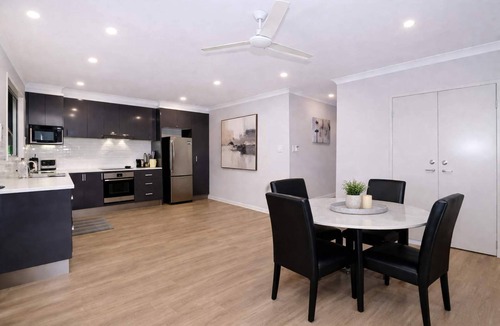 Rosslea Apartment | Townsville Golf Course Haven | 2 Bedroom Stay with Parking