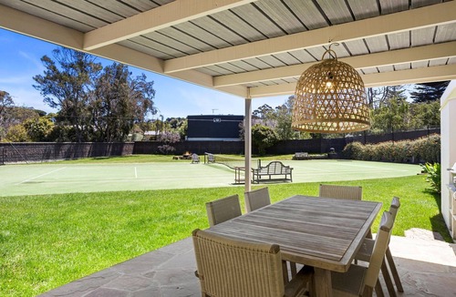 Portsea House | Tradewinds Pool and Court point king beach