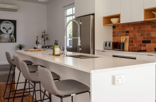 Launceston CBD Cottage | Tralee Cottage Novel Charm with Modern Finishes
