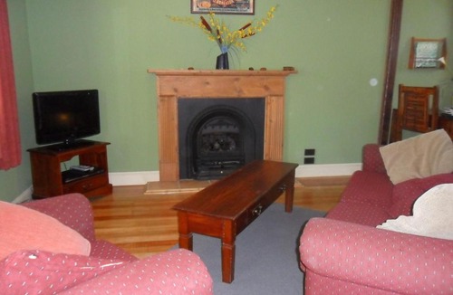 Strahan House | Tramway Cottage