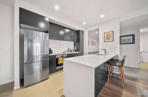 Kingston Apartment | Tranquil 1-Bed Apartment in Kingston Foreshore