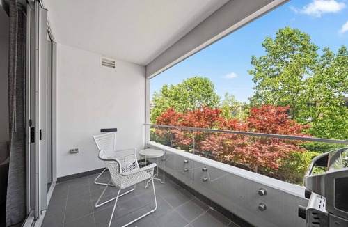 Kingston Apartment | Tranquil 1-Bed Apartment in Kingston Foreshore