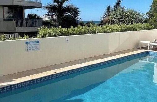Coolum Beach Apartment | Tranquil 1-bedroom apartment with AC in Coolum Beach