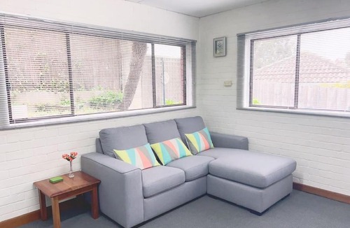 Lenah Valley Apartment | Tranquil Retreat