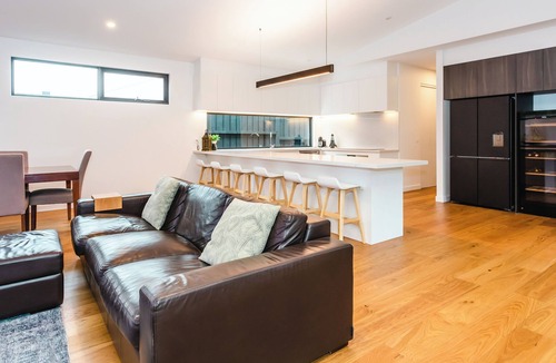 Blairgowrie House | Tranquil Retreat - in Blairgowrie, set on a spacious block and pet friendly.