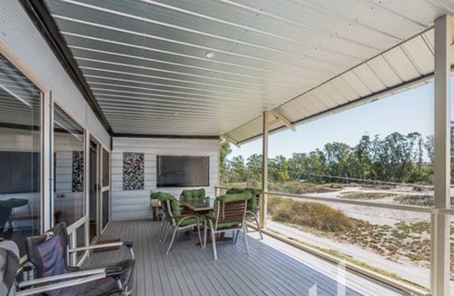 Nildottie House | Tranquil River house in Beautiful Kroehns Landing