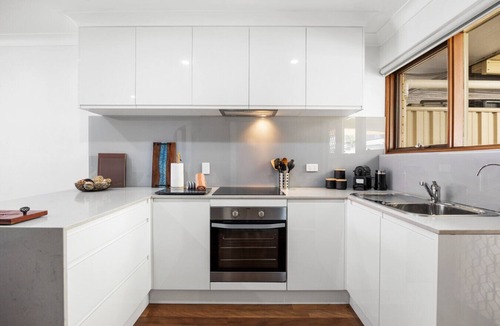 Underdale House | Tranquil Suite - Modern Comfort between CBD & Beach