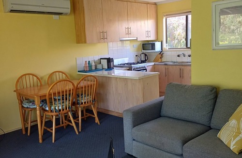 Venus Bay Cottage | Tranquil surrounds, close to beach and boat ramp.