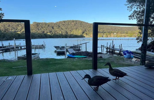Patonga House | Tranquil waterfront home