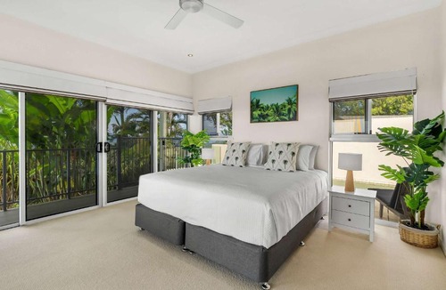 Smithfield House | Tranquillity - Poolside Sanctuary & Rainforest Views