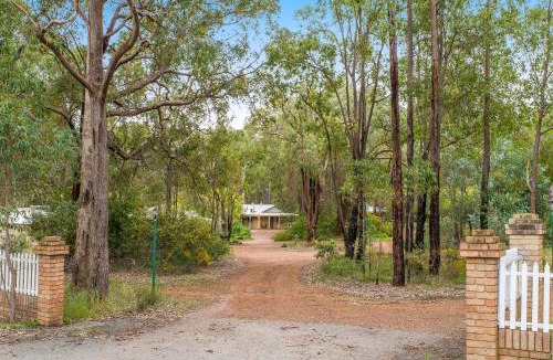 Mundaring Hotel | Travellers Rest Motel