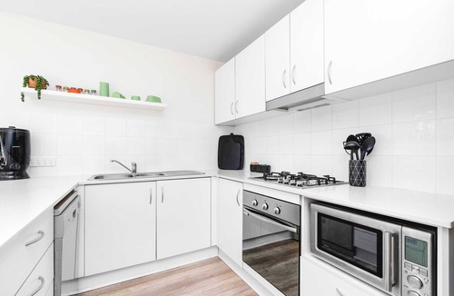 Wagga Wagga Apartment | Travers Townhouse - Close to CBD, Gated Community