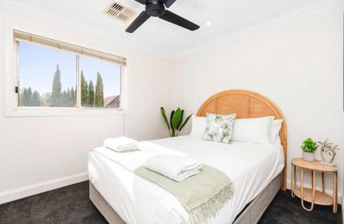 Wagga Wagga Apartment | Travers Townhouse - Close to CBD, Gated Community