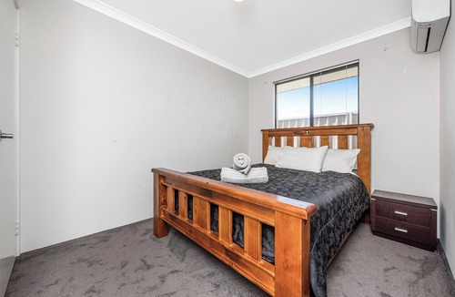 Lancelin House | Treasure Chest - Room for the whole family.