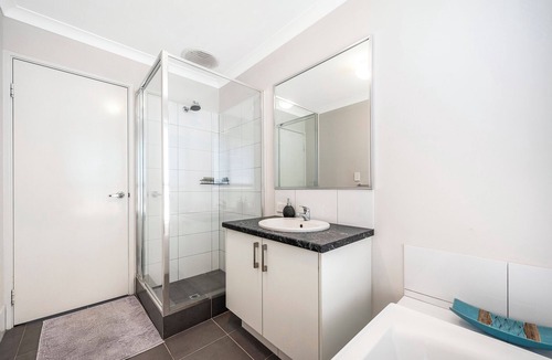 Lancelin House | Treasure Chest - Room for the whole family.