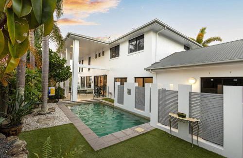 Noosaville House | Treasure Cove