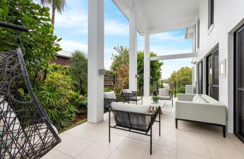 Noosaville House | Treasure Cove