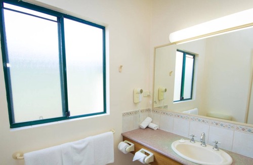 Walpole Hotel | Tree Top Walk Motel