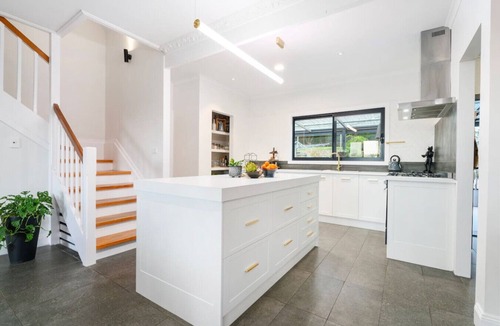 Glenroy House | Tree Tops on Hodge Luxury stay