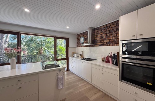 Caves Beach House | Treehouse Waterview at Caves Beach!