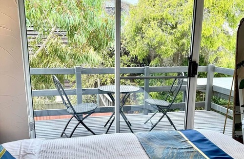 Maslin Beach Bed & Breakfast | Treetop Ocean Views at Maslin Beach Coastal Escape