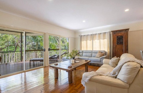 Wooloweyah House | Treetop Retreat - Lifestyle Yamba