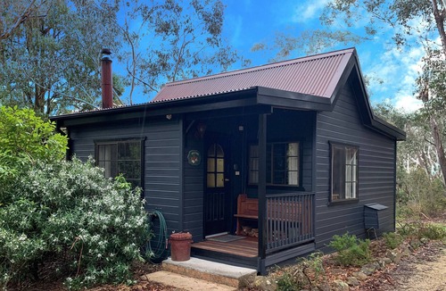 Blackheath Cottage | Tricklebeck Spa Cottage: Romantic wood cabin in peaceful location