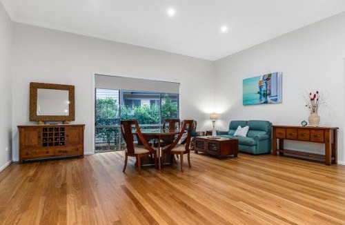 Dunbogan House | Triple B - Beach Bush Birds