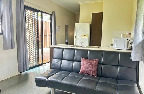 Wongaling Beach RV Rental | Tropical Hibiscus Caravan Park