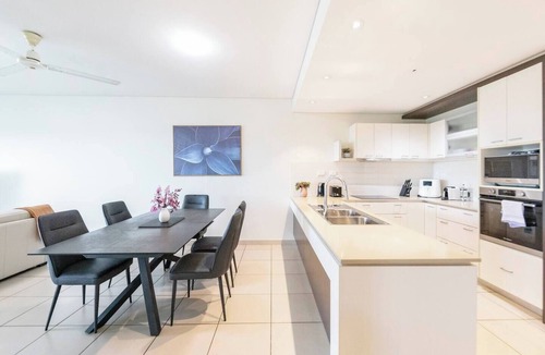 Darwin City Centre Apartment | Tropical Horizons Chic Family Stay with Pool